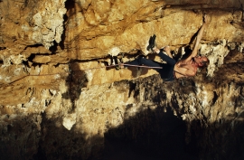 Erri De Luca su Viaggio uguale infinito 8b+ alla grotta dell'Arenauta, Gaeta, Italia